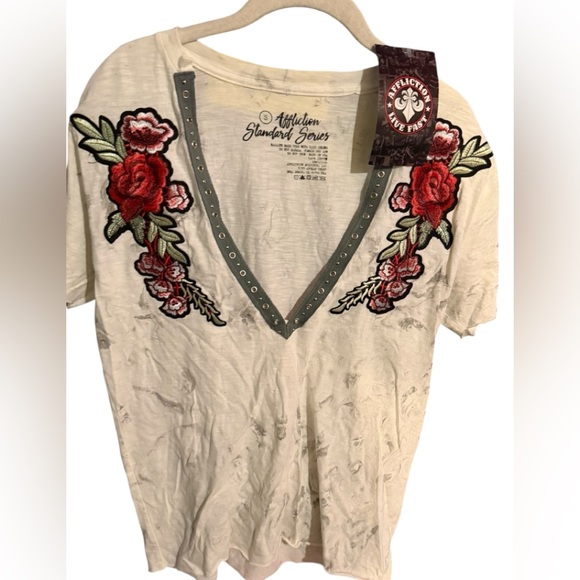 Affliction Tops - NWT AFFLICTION Rose Vine V Cut T Shirt